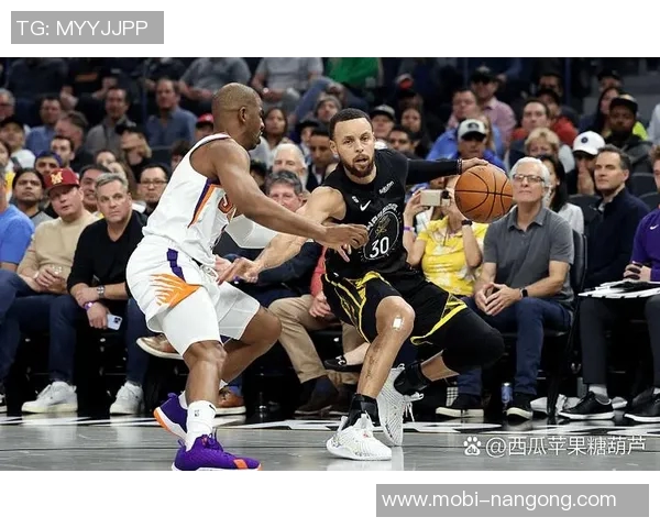 库里反思失误与前场篮板关键时刻让对手重燃希望 库里反思失误与前场篮板关键时刻让对手重燃希望