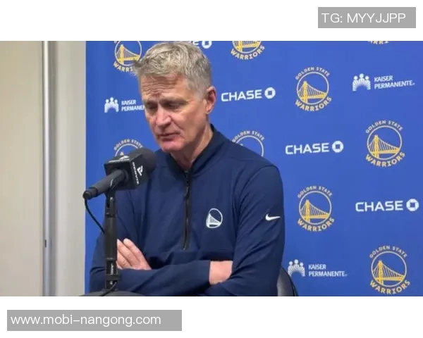 科尔阐述二阵容控球策略强调多控球手的重要性与霍福德的独特优势