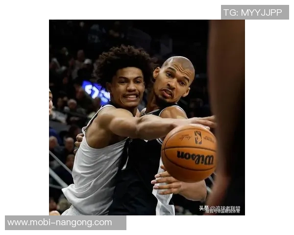 文班上半场火力全开独行侠三分球惨遭压制创下惊人对比